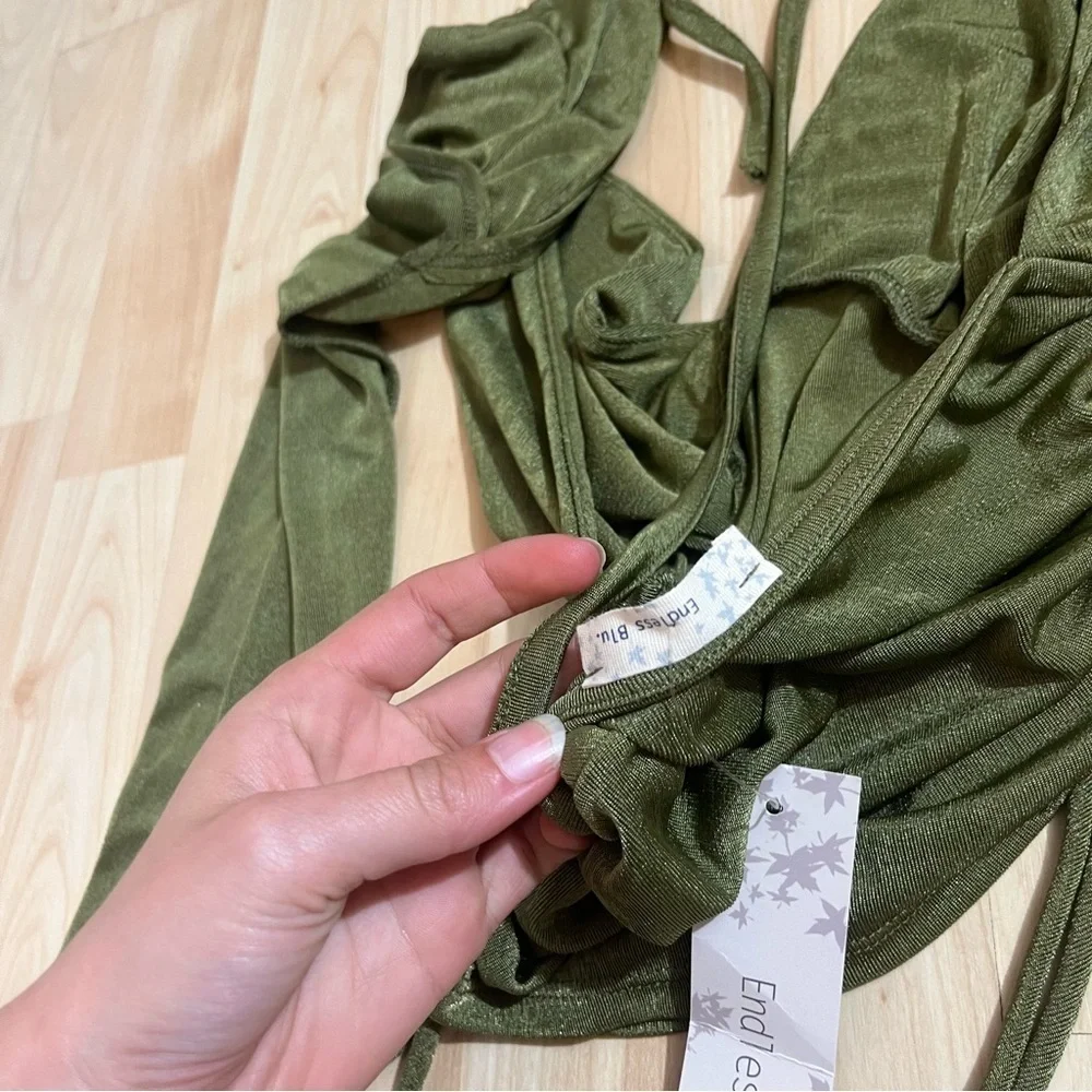 Endless Blu New With Tags Green Ruched Vneck Cropped Long Sleeve Blouse Size Sm